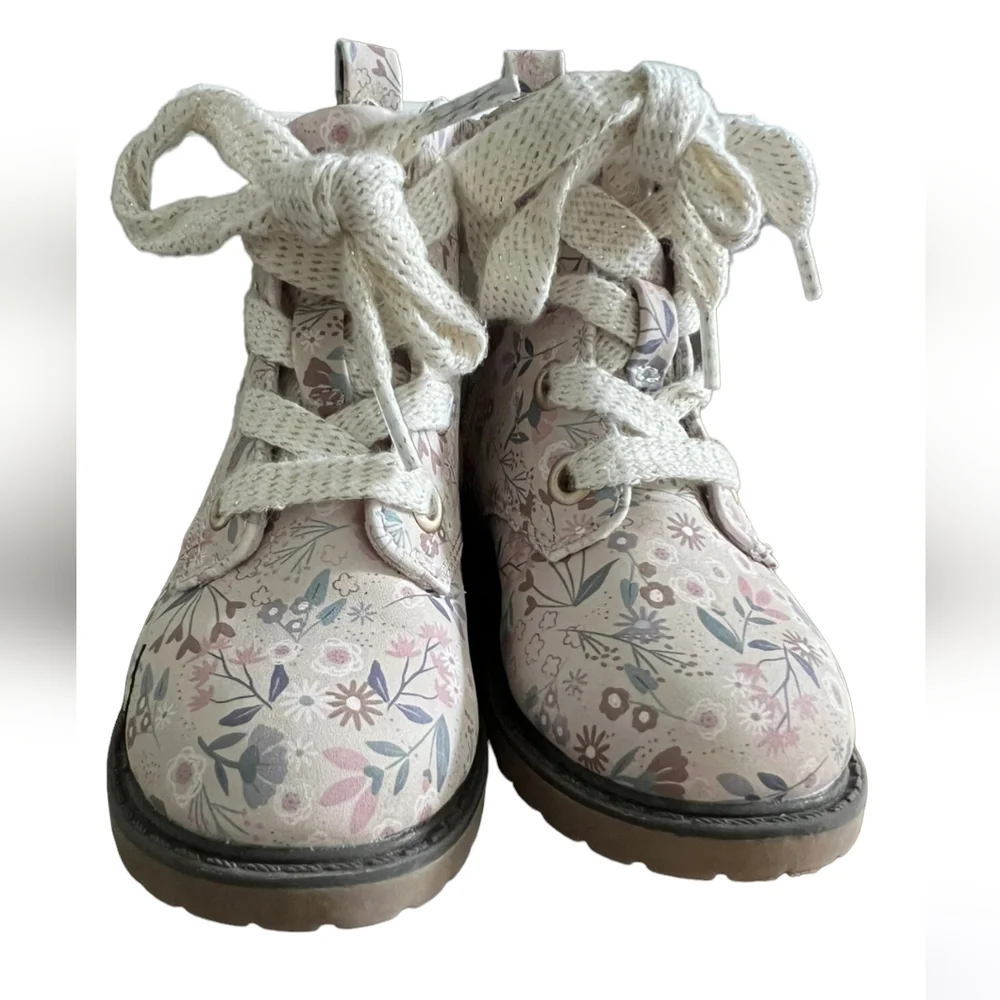 Cat & Jack floral combat boots, 6